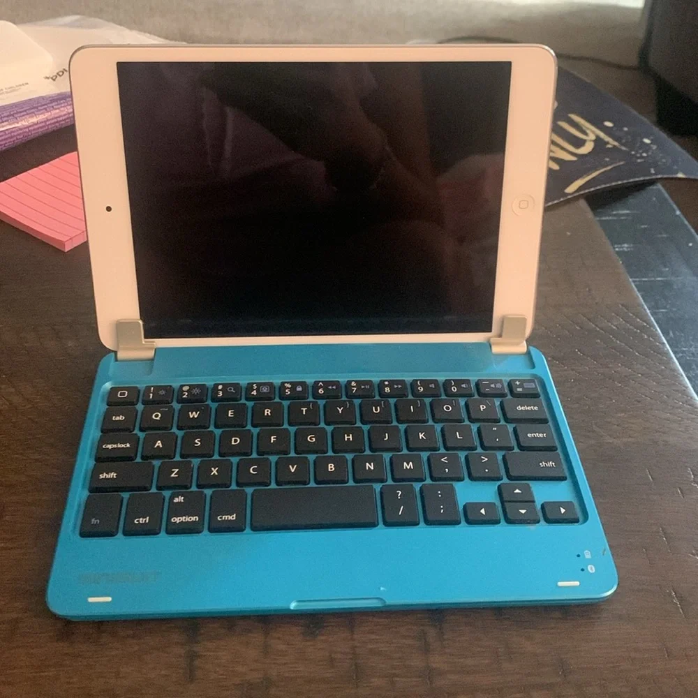 Used IPad Mini keyboard